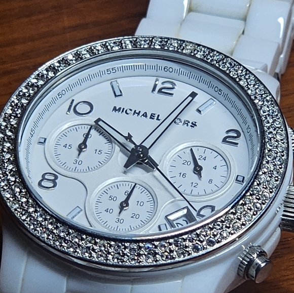 Michael Kors Ceramic Watch - Picture 4 of 11